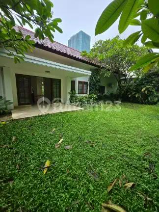 Dijual Rumah Strategis di Jl. Wijaya, Kebayoran Baru