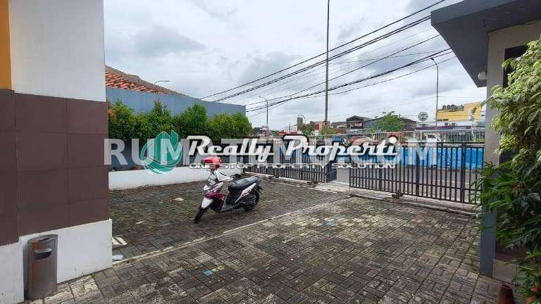 Dijual Gedung Kantor 2 Lt Lokasi Strategis di Jatinegara Kaum, Pulo Gadung, Jakarta Timur