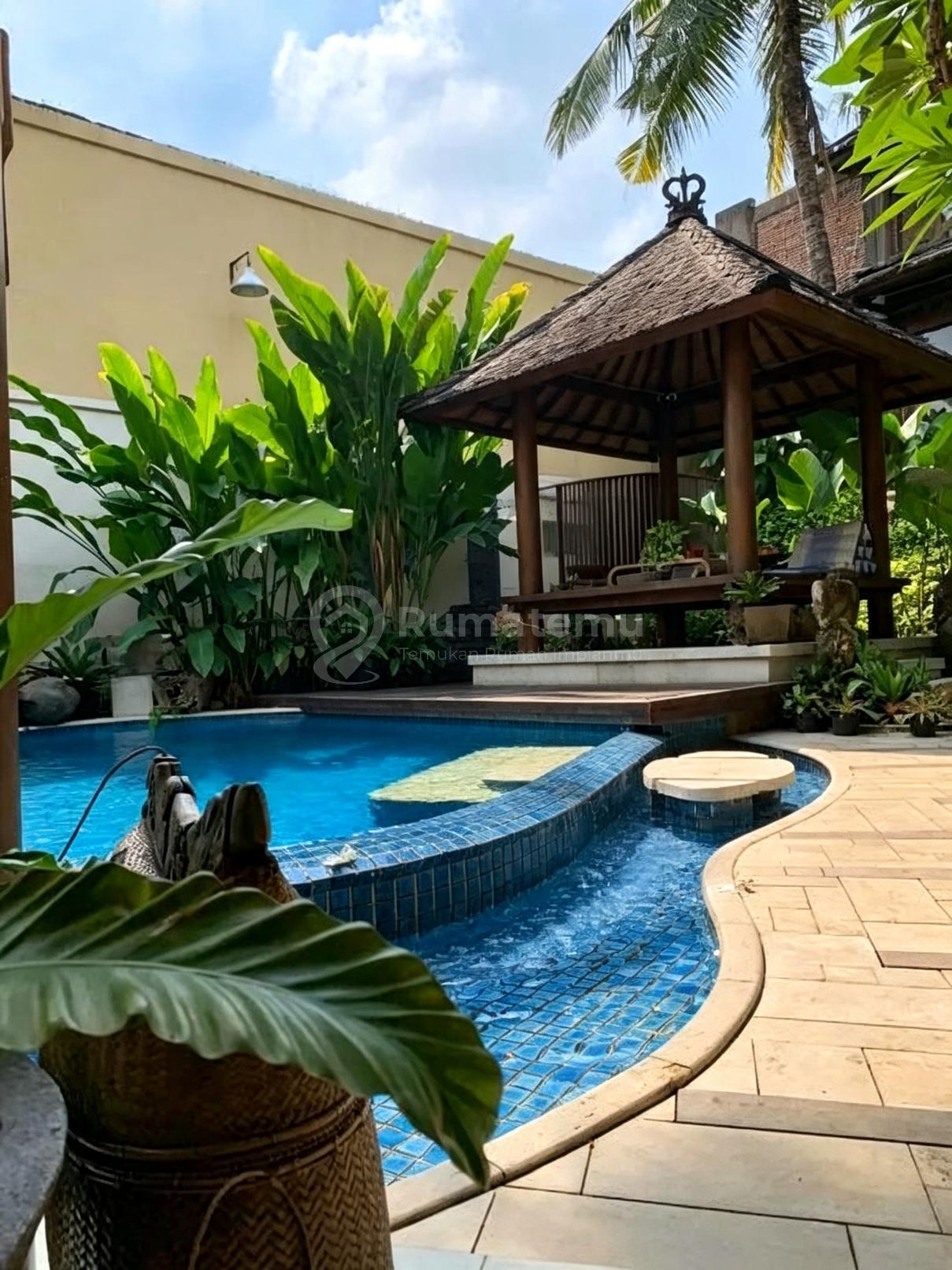 Rumah etnik keren di Bintaro Jaya