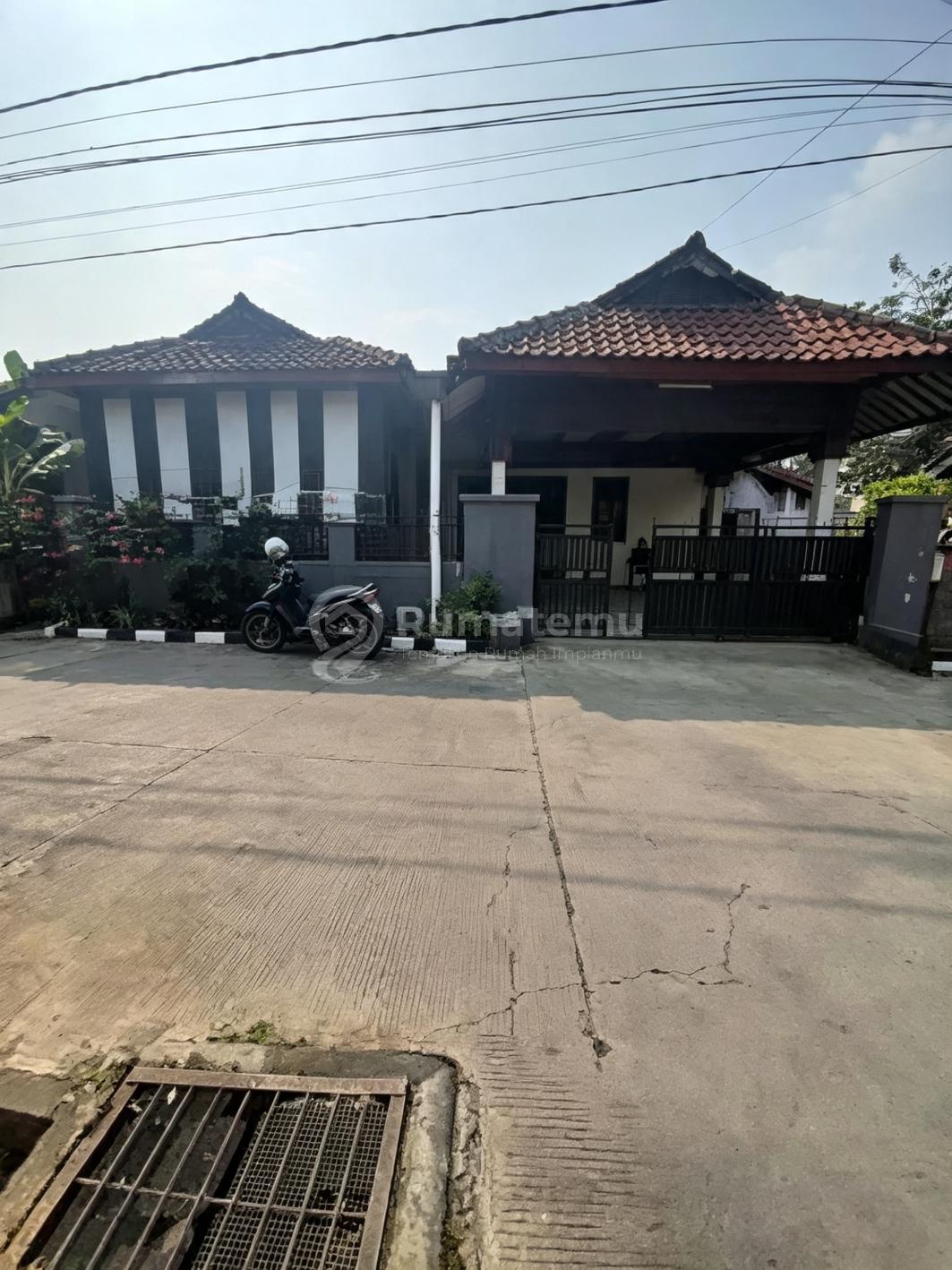Rumah Lama Hitung Tanah Dalam Komplek di Jati Mekar