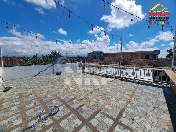 Ruko Ex Cafe Strategis di Tepi Jalan Rogojampi Banyuwangi Dijual, Cocok untuk Berbagai Jenis Usaha