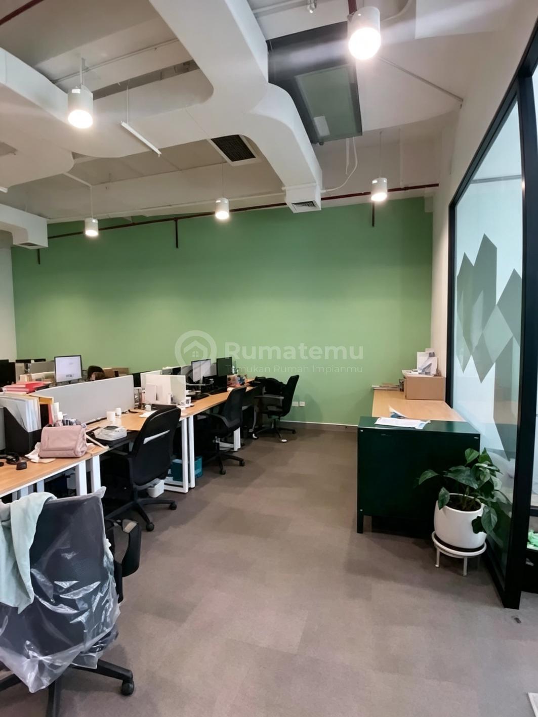 Dijual Office Space di District 8 Senopati 133 M2 Furnished