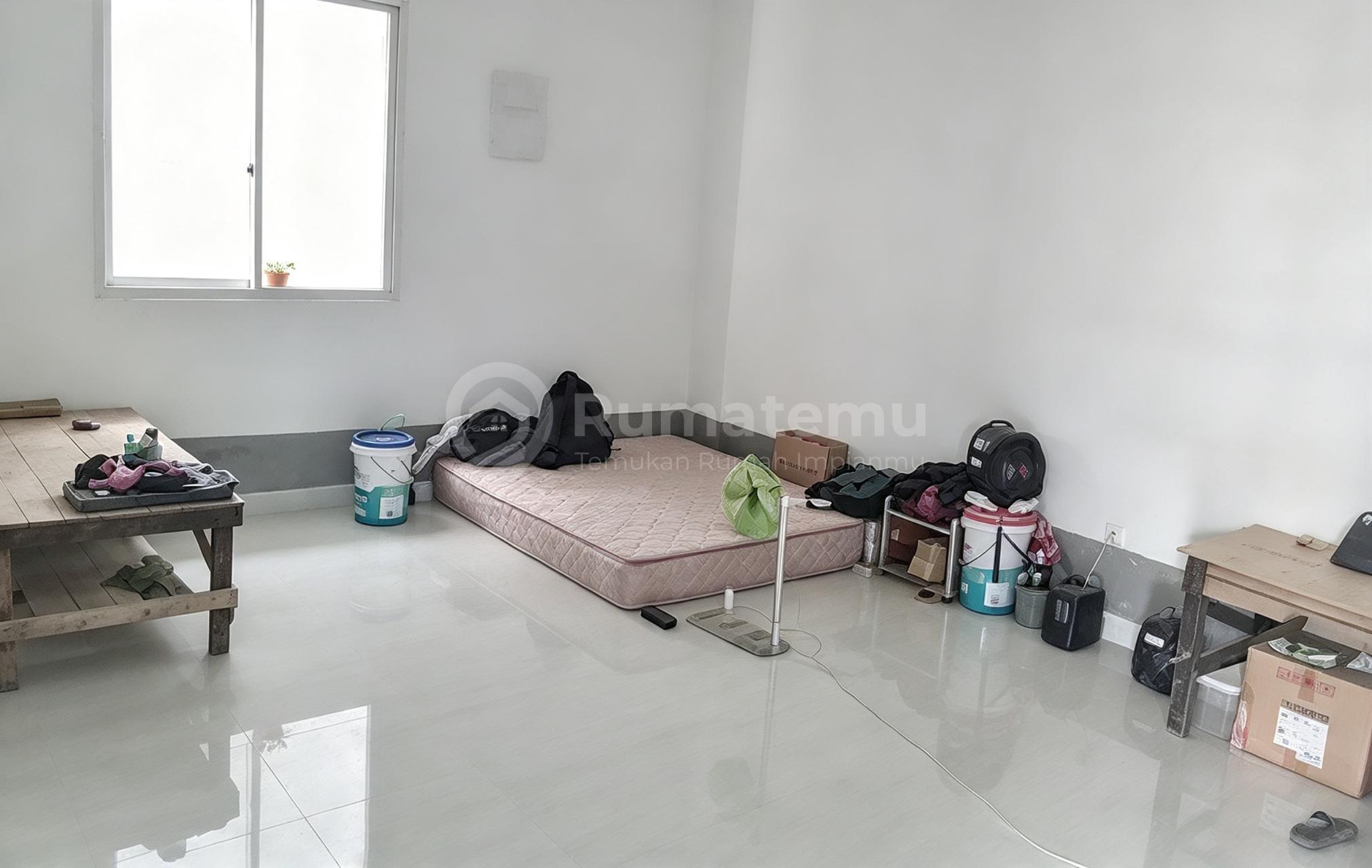 Rumah bangunan baru ada kolam renang bbs banjir di Kemanggisan, Jakbar. 20304