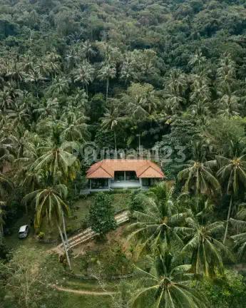 Rv-2908 A Luxurious 3-Bedroom Retreat With Spectacular Views In Kerandangan, Lombok
