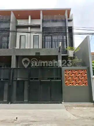 Rumah Baru Cakep Poris Indah Siap Huni Dekat Green Lake