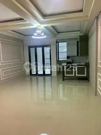 Rumah Brand New dengan Desaingmenarik Harga Murah 2,5 Lantai di Gading Griya Residence