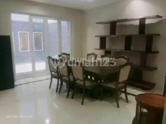Senayan Residences Town House [Dijual]: 3 Lantai- One Gate System