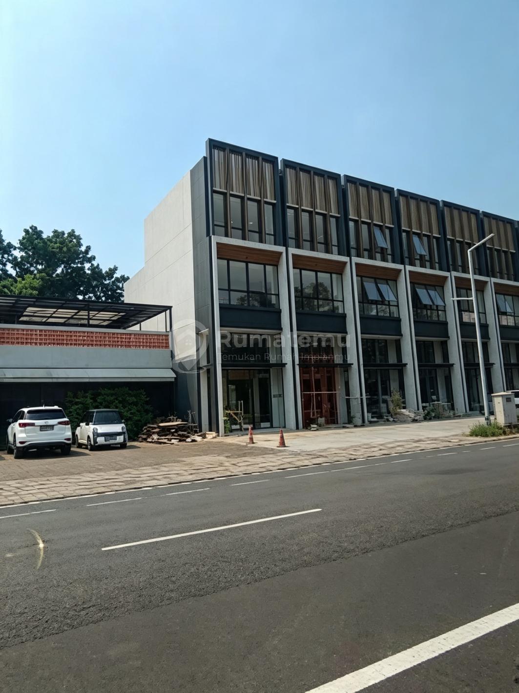Ruko Pinggir Jalan, Gading Serpong, 4 Lantai, Ruko Baru