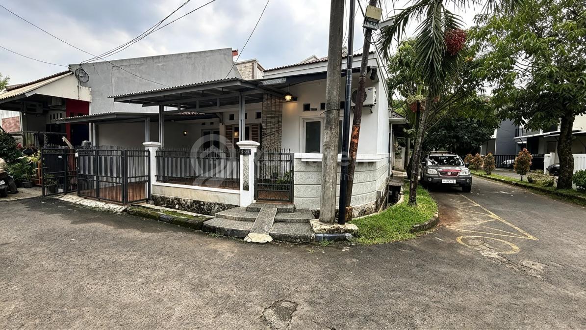 Dijual Rumah Hook Halaman Luas Harga Menarik di Graha Bintaro Jaya