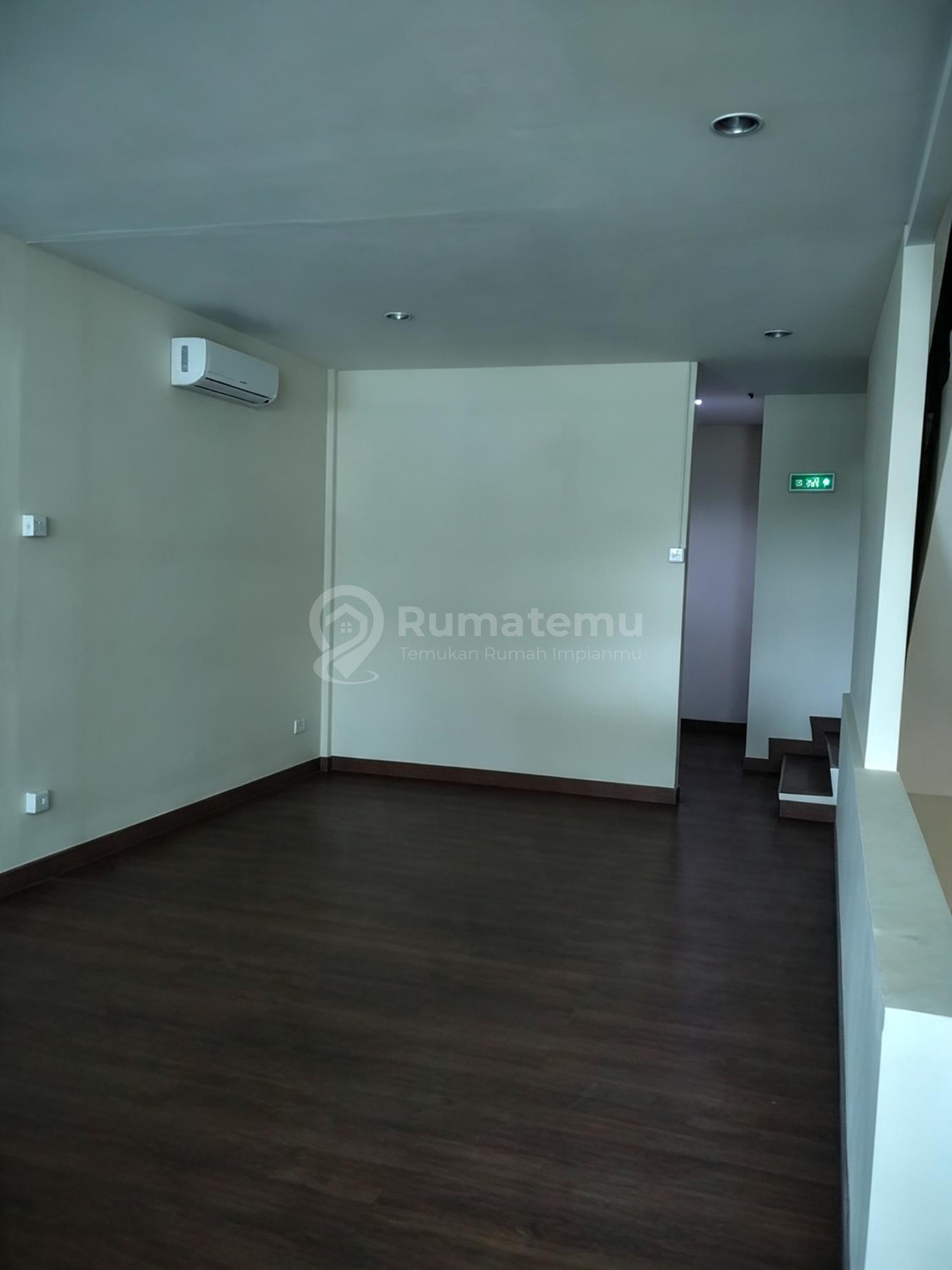 Dijual Ruko 4 Lantai di Plaza Pasifik Kelapa Gading, Jakarta Utara.