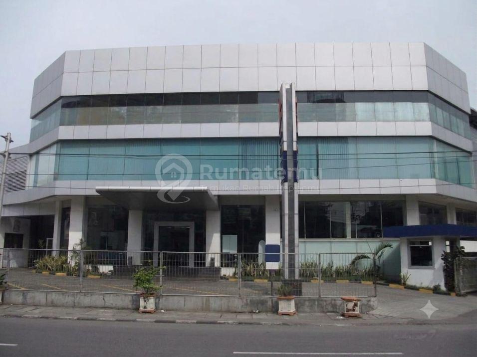 Gedung 3 Lantai + Basement di Gunung Sahari Jakarta Pusat, LT 1.668 m² LB 2.727 m², HGB
