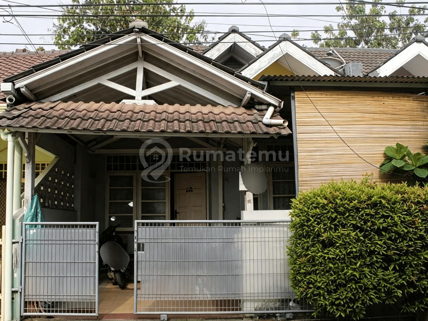 Dijual rumah Bebas banjir Fasilitas : Ac 2, waterheater dan kitchen set di Pamulang Estate, Tangerang Selatan
