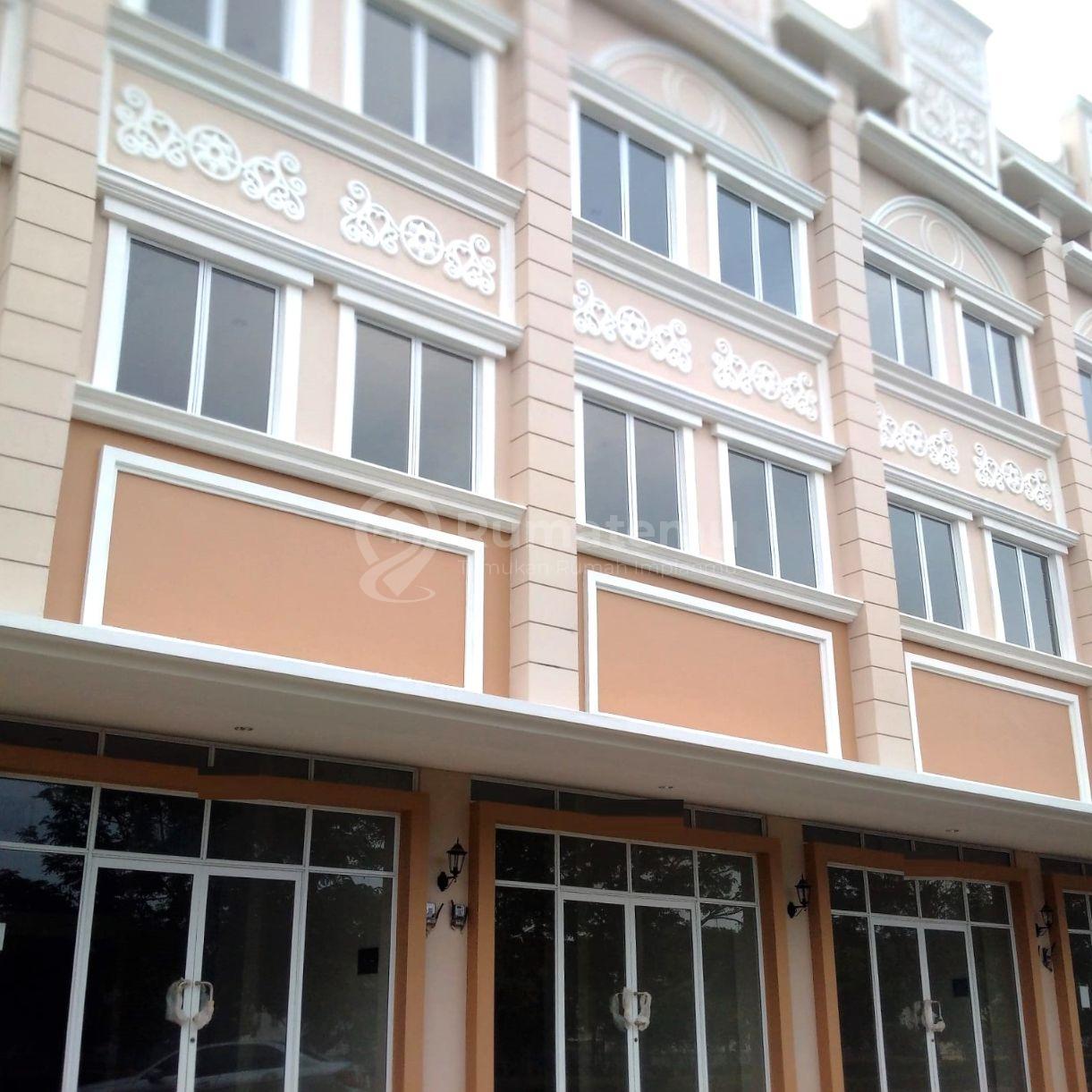 Ruko The Walk 3lt 5x14 70meter JGC Jakarta Garden City Cakung