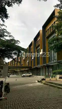 Gedung Pinggir Jalan, Hadap Row Boulevard, Bsd, Dekat Icon