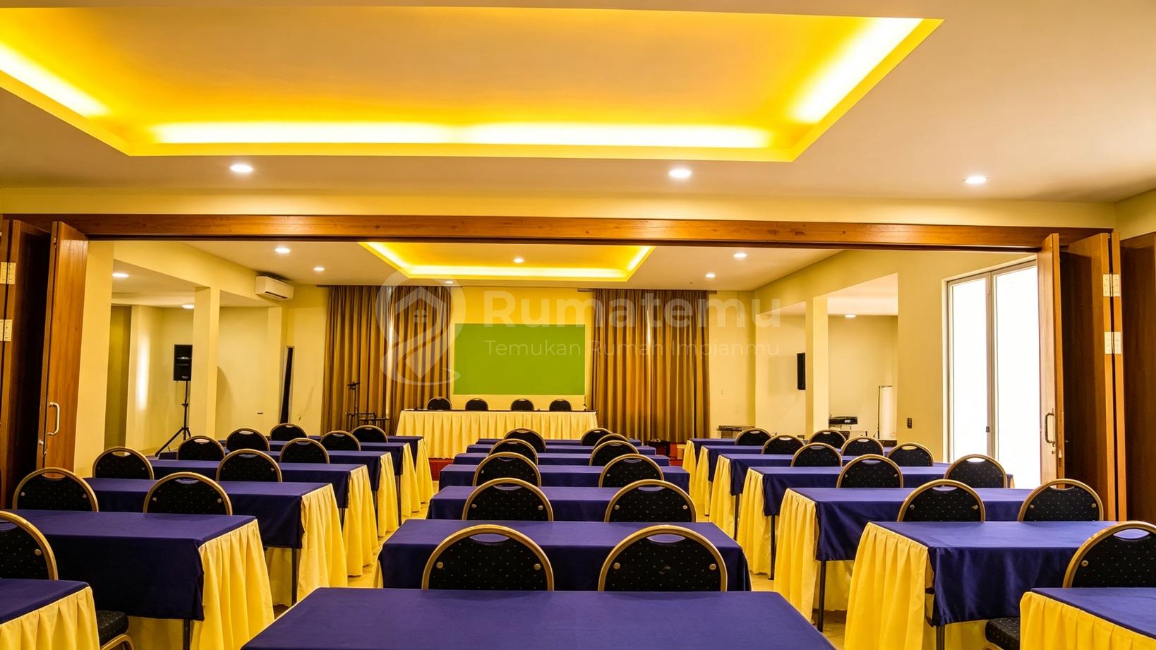 Dijual!  Hotel resto and Karoke (izin terpisah dan lengkap)