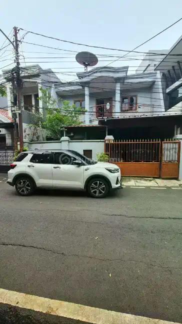 For Sale:  Jarang ada.Rumah Asri Hijau dlm Komplek Benhil, Jakarta Pusat