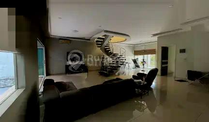 RUMAH DI TAMAN GRISENDA!