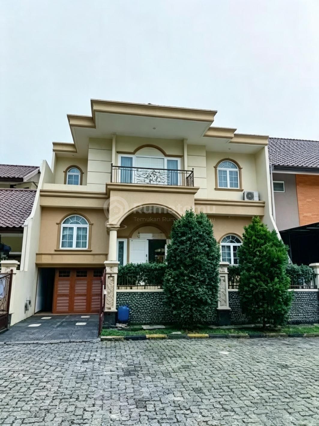 Dijual Rumah Mewah Split Level Hadap Taman di Puspita Loka BSD