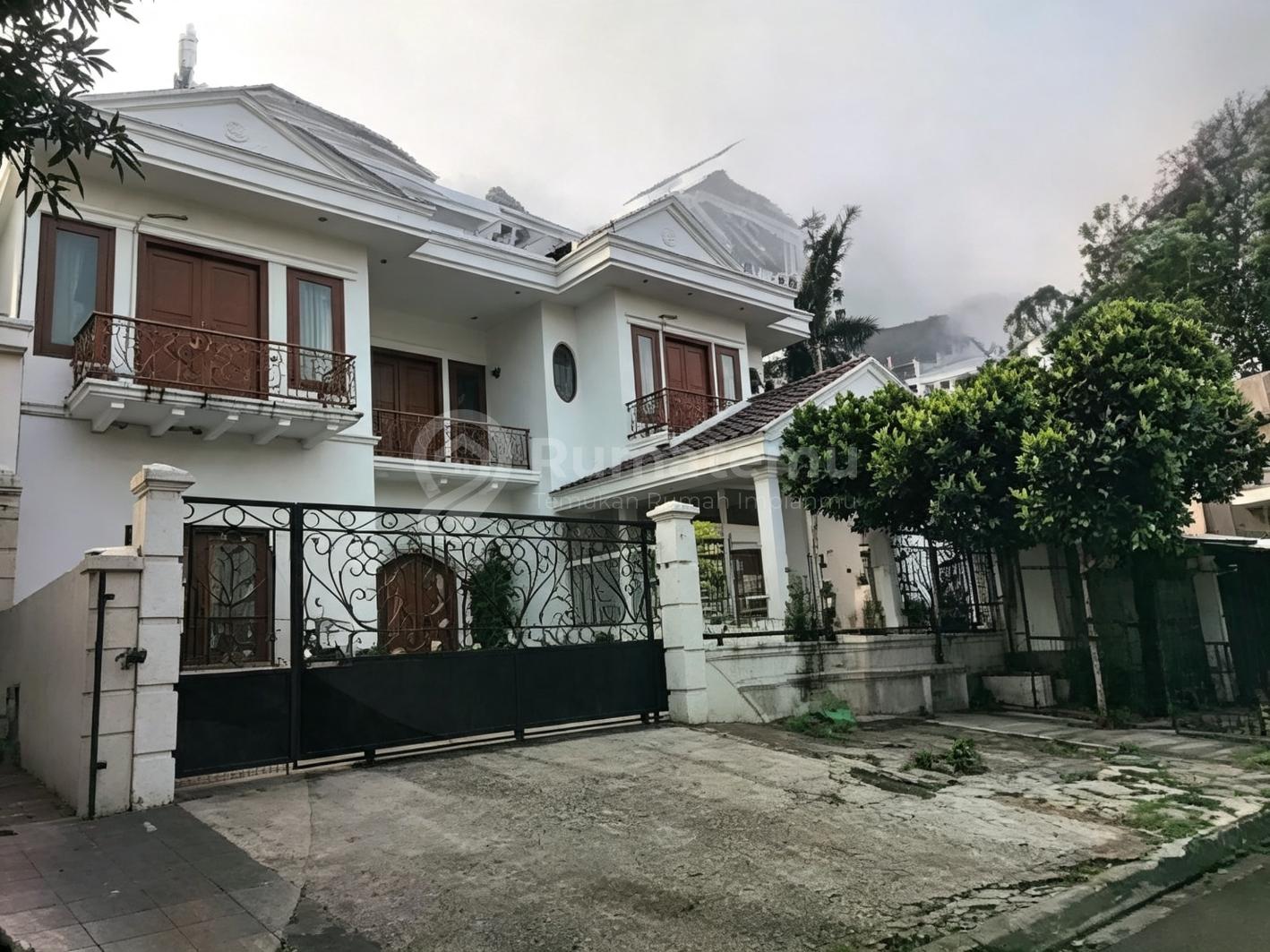 Rumah Phg Sapphire Gading Serpong 5br 500m Dekat Mall