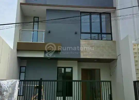 Dijual rumah bangunan baru taman villa meruya
