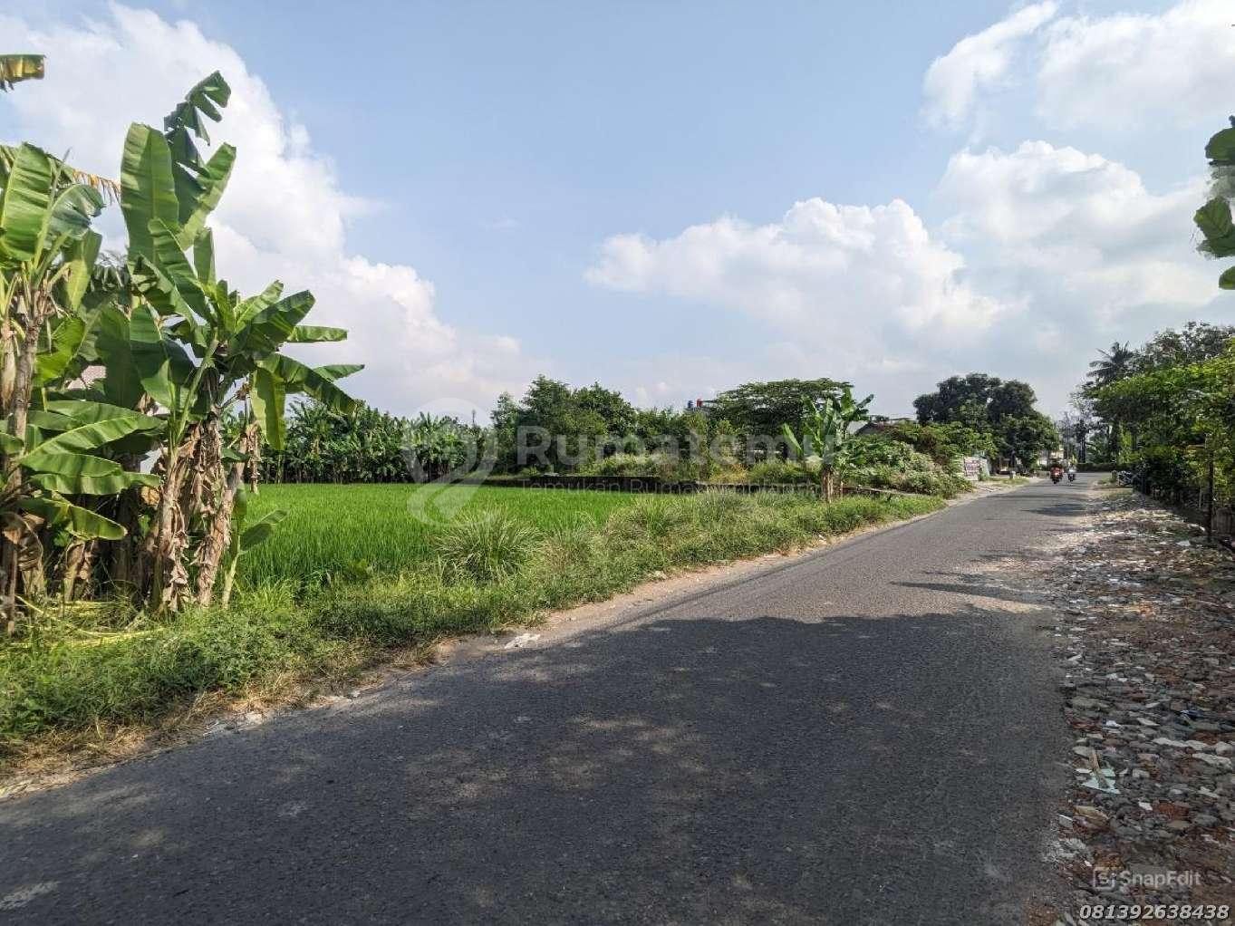 700 Meter Jl. Raya Tajem Tanah Jogja Maguwoharjo Sleman SHM Pekarangan