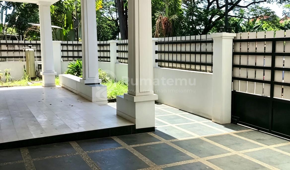 Di Jual Rumah Hook Taman Semanan Indah