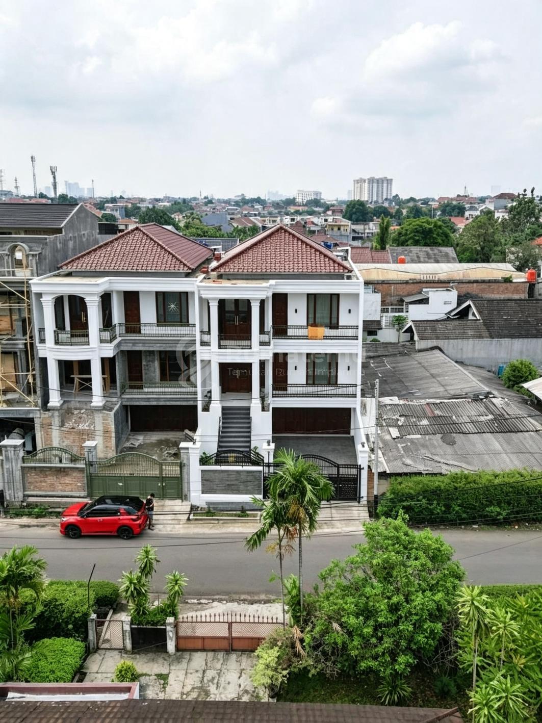 Dijual rumah baru swimming pool dekat akses jalan utama 4 mobil area perumahan Ciledug, Tangerang Kota