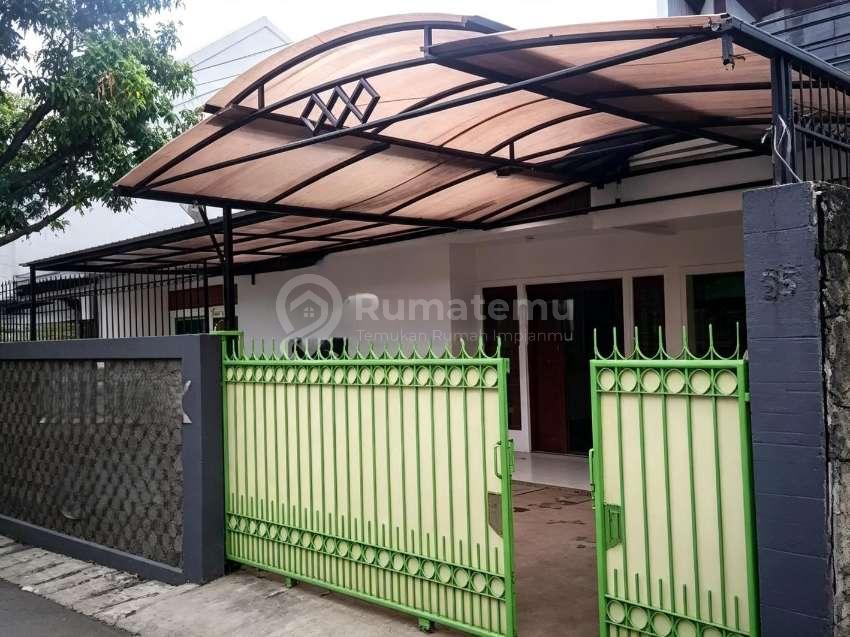 Jual rumah full renovasi lokasi strategis di Kelapa Dua, Kebon Jeruk, Jakarta Barat