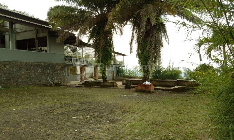Tanah 1700 m2 SHM Muka 20 Meter View Spektakuler Kota Bandung Bonus Bangunan Eks. Café dan Resto di Kawasan Wisata Kuliner dan Hiburan Ciburial Dago Bandung