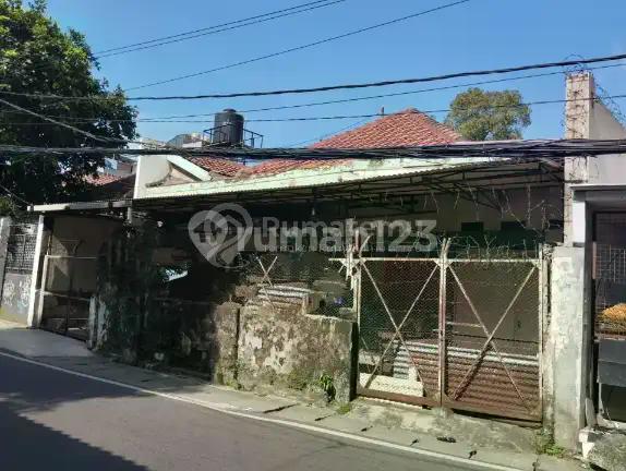 Rumah Tua Kebonkacang Dekat Sarinah