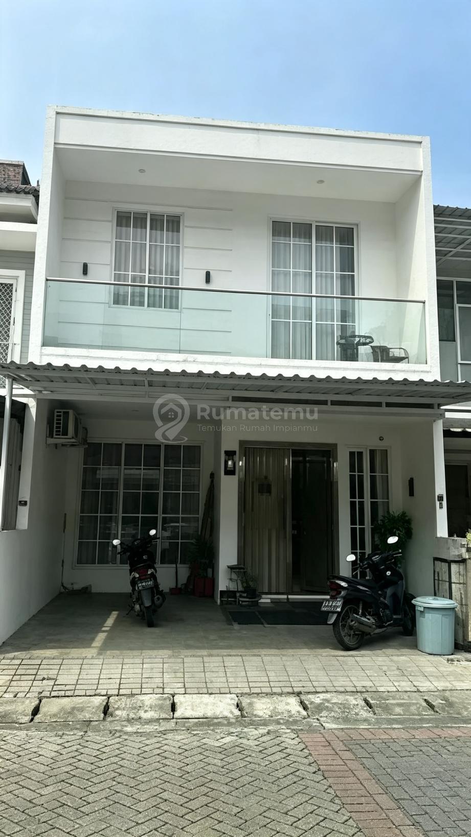 Dijual Rumah 2 Lantai Siap Huni di Golf Lake Residence Cluster Pinehills Cengkareng Jakarta Barat