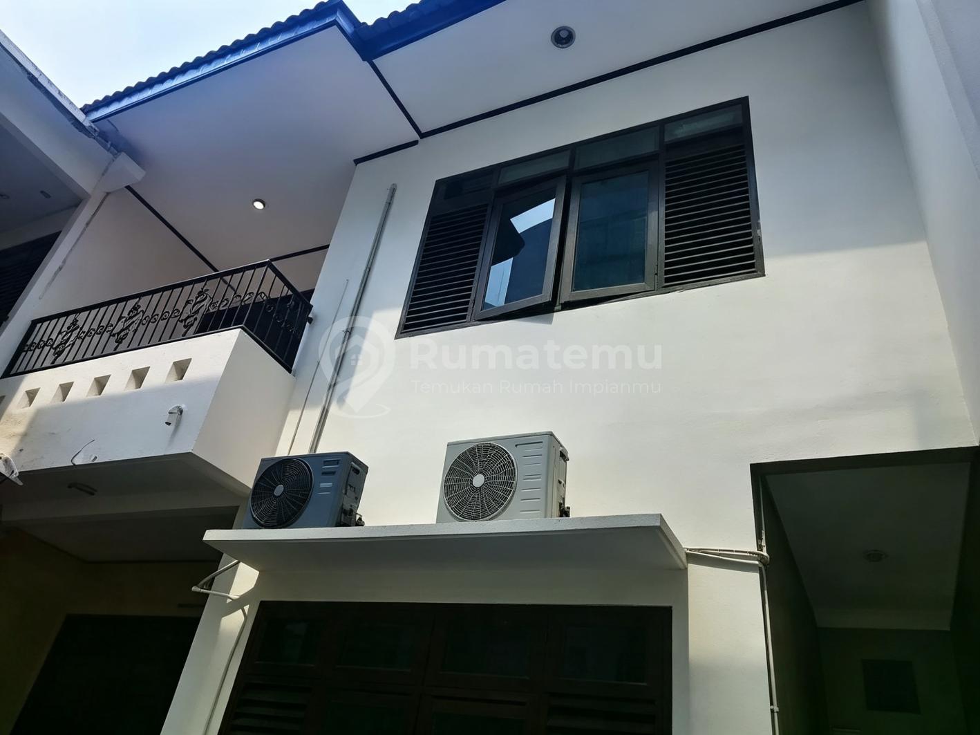 Dijual rumah dalam Perum di Semarang, dekat banyak fasum, Lt 250m2