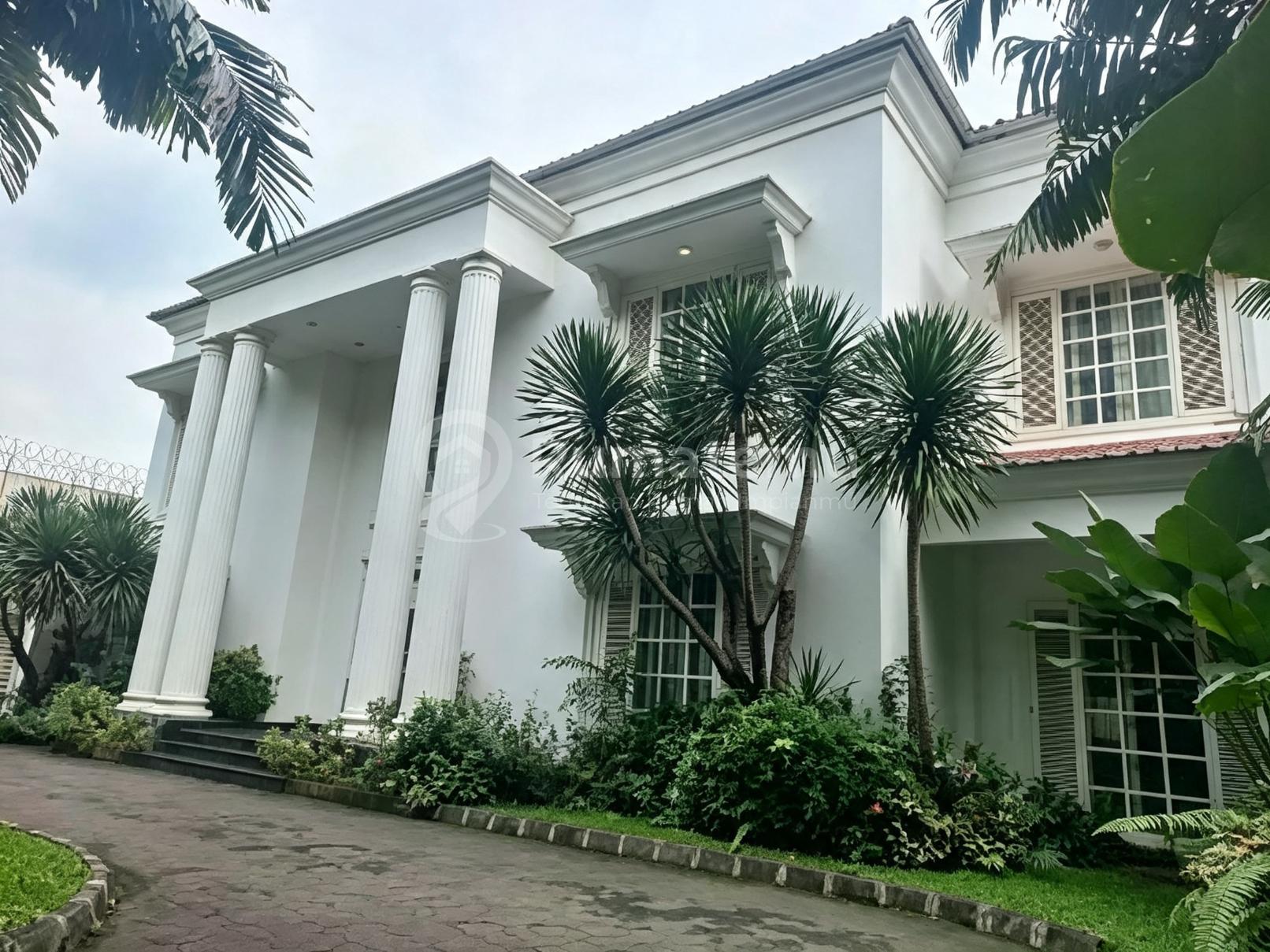 Premium Location Rumah Megah Dan Terawat Kebayoran Baru
