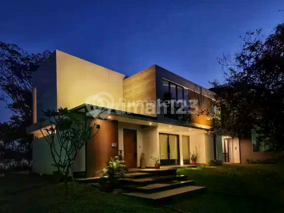 RumahBagus di Bsd City, Cluster Vermont, lokasi rimbun hijau dan asri, luas tanah 340 m2 luas bangunan 350 m2 harga 7,6 miliar