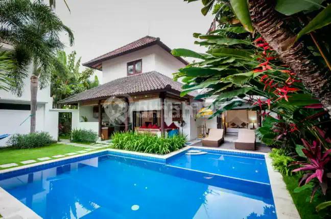 Rv-3007 Luxurious 5-Bedroom Villa With Magnificent Pool In Seminyak