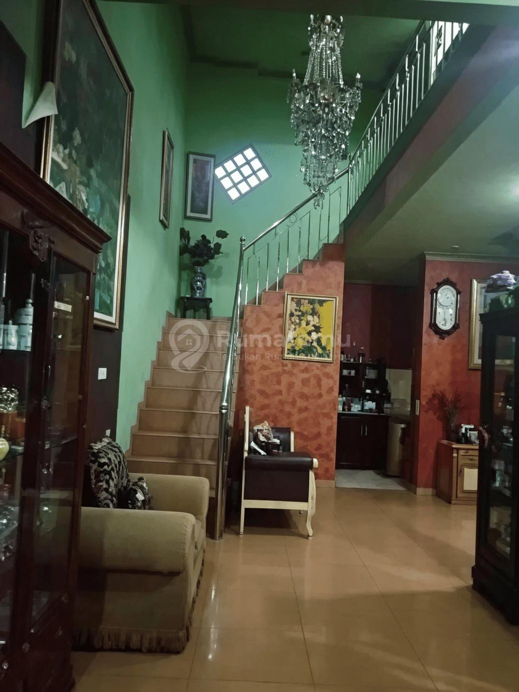 Rumah Pinggir Jalan Area Cipayung, 650 Meter Ke Jalan Raya Cilangkap