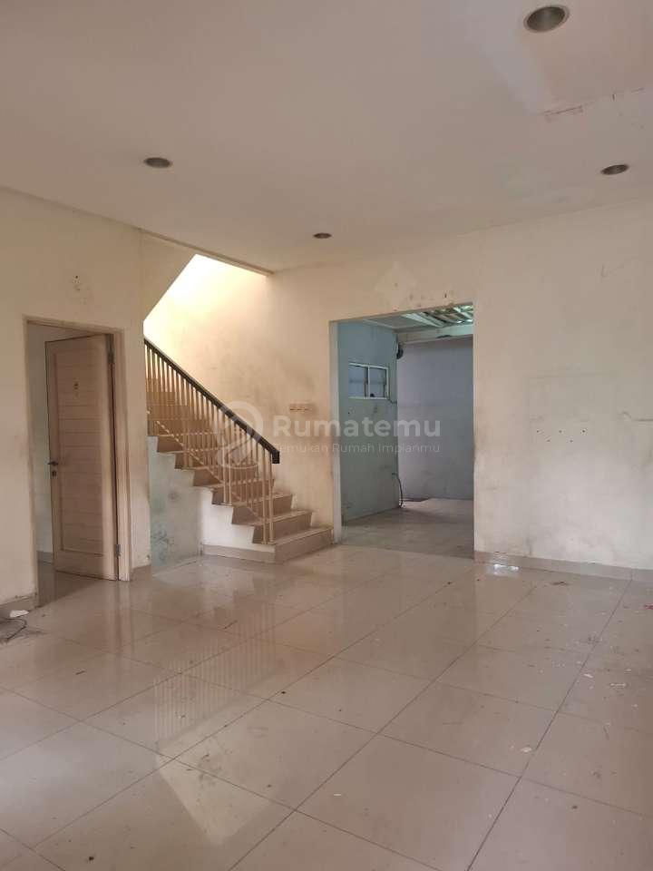 Di Jual Rumah Golf Lake di Cluster Victoria Hills