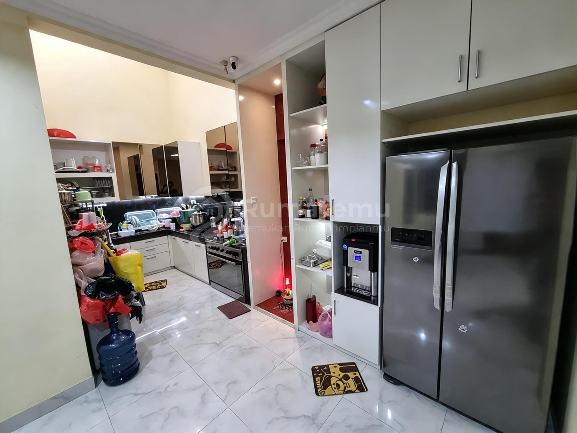 Dijual Rumah Siap Huni Di Taman Surya 5, Jakarta Barat