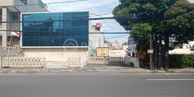 Gedung 2 Lantai Tanah 2100 m2 SHM Untuk Kantor Sekolah Komersial Lokasi Premium Super Strategis Dekat Balai Kota Kawasan Wisata Belanja dan Hiburan di Jl. Wastu Kencana Bandung