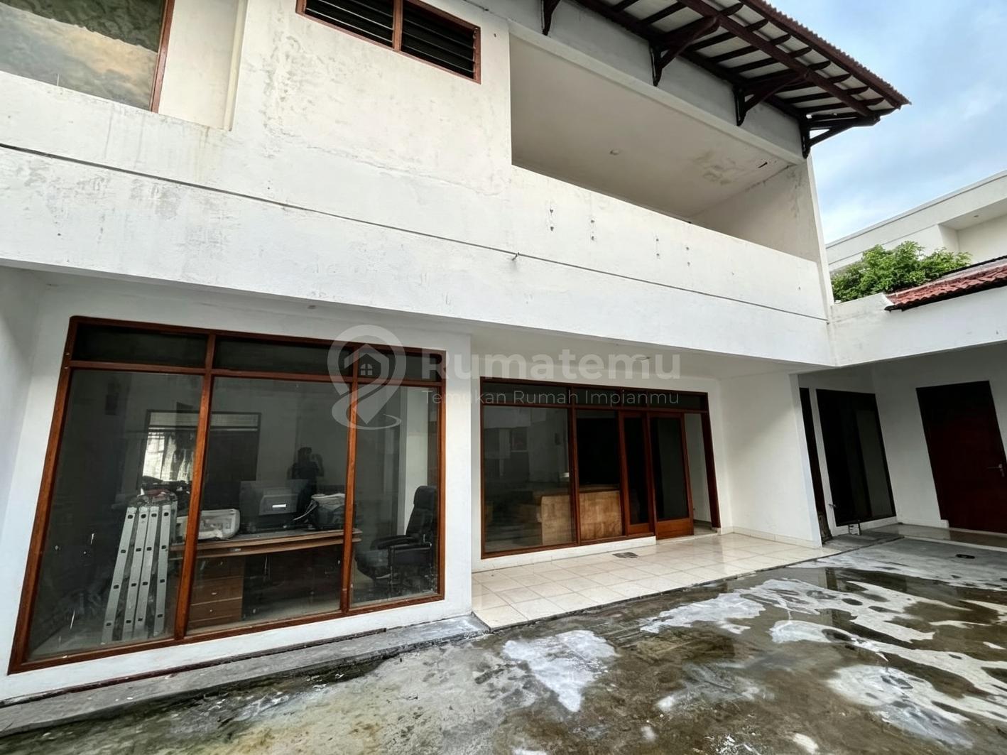 Dijual rumah lama bangunan 2 lantai di Dharmawangsa, Cipete Utara, Kebayoran Baru,