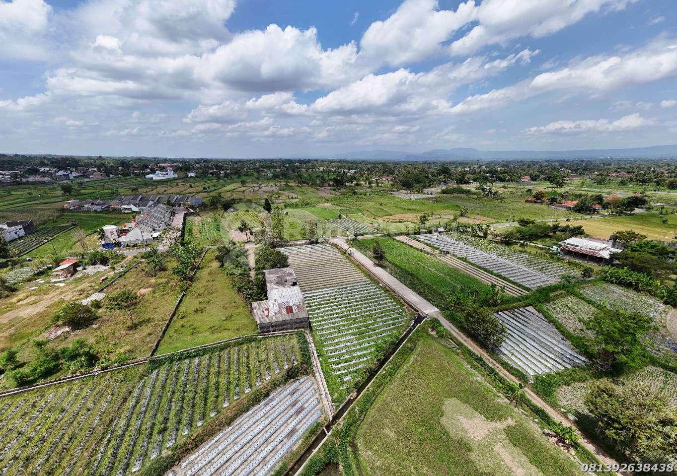 Tanah Timur Jl. Kaliurang Km 12 Dekat UII Jogja Aspal Lebar Cocok Villa