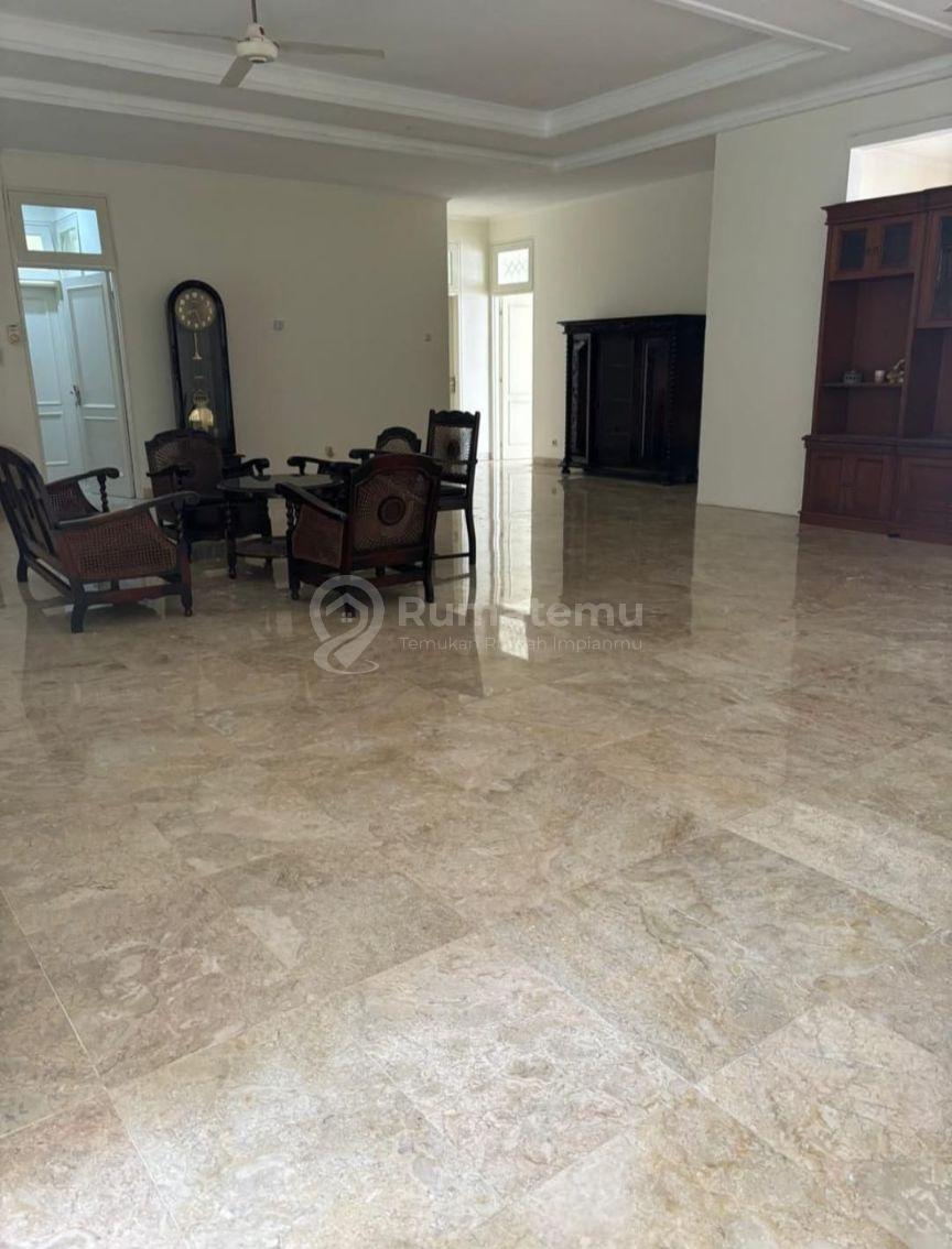 DISEWAKAN RUMAH DAERAH KEBAYORAN BARU