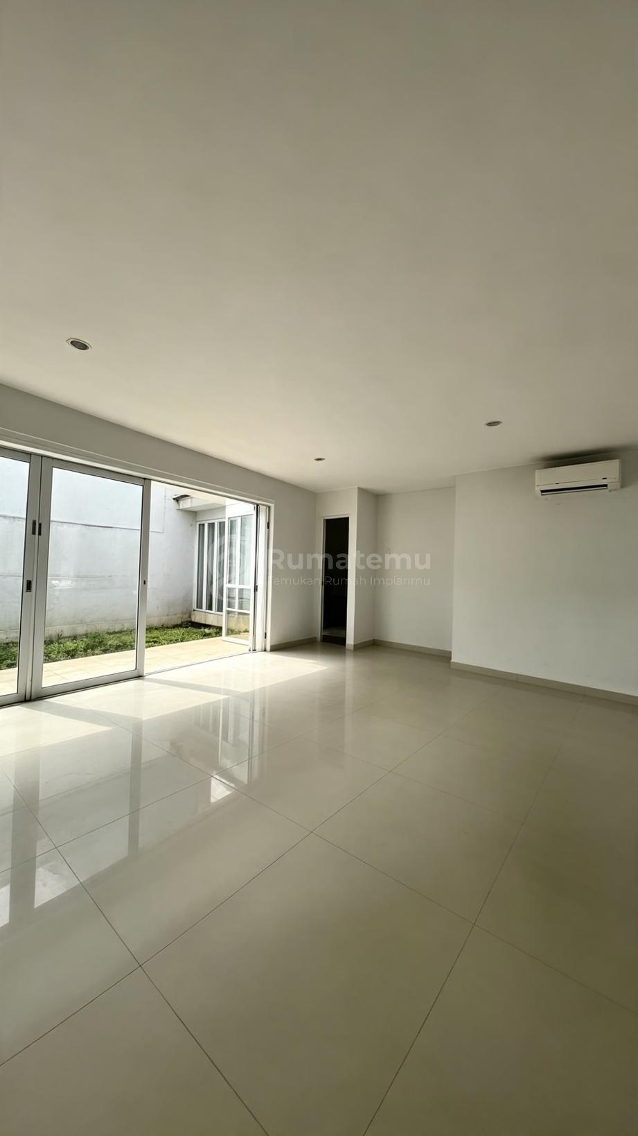 Kamar 5, Granada Gading Serpong, Dekat Saint John, Hook, Brand New