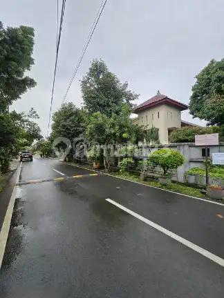 Rumah Secondary Posisi Hook di Pondok Kelapa