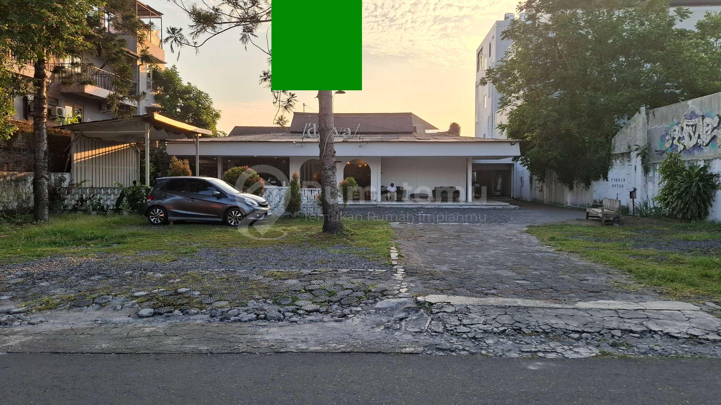 Rumah luas dekat kampus UGM caturtunggal depok sleman yogyakarta