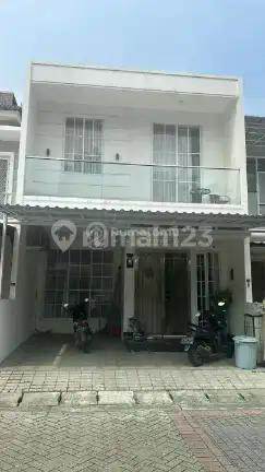 Dijual Rumah 2 Lantai Siap Huni di Golf Lake Residence Cluster Pinehills Cengkareng Jakarta Barat
