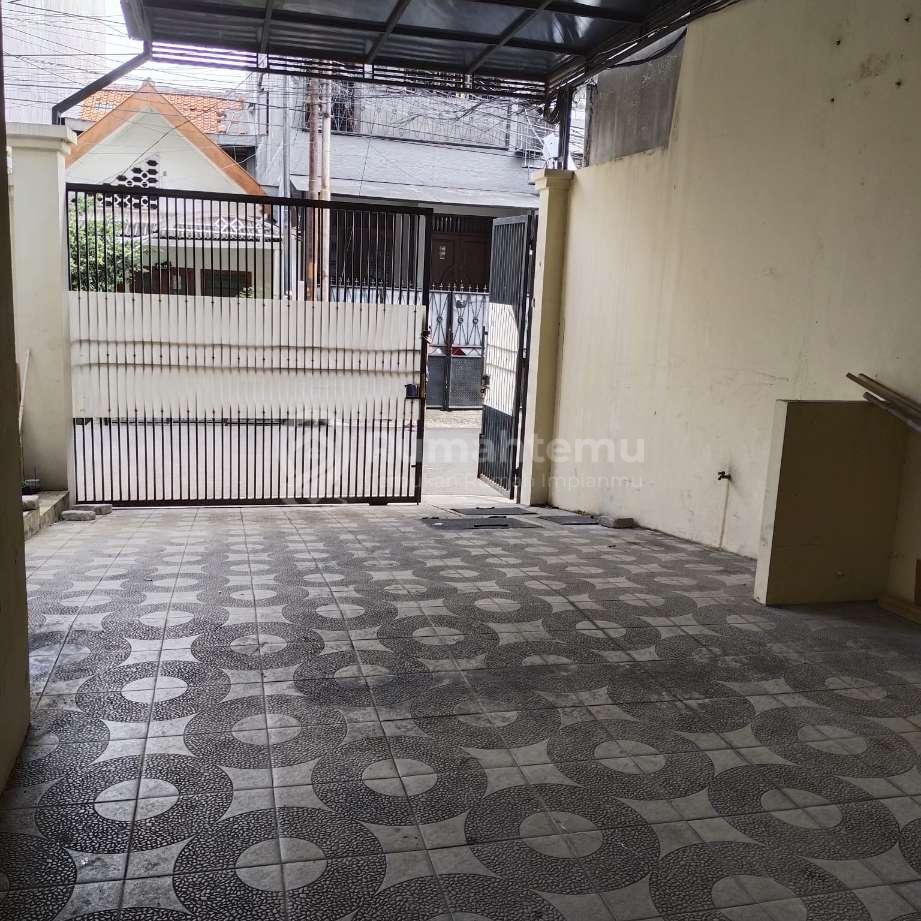 Rumah tinggal di Tomang utara