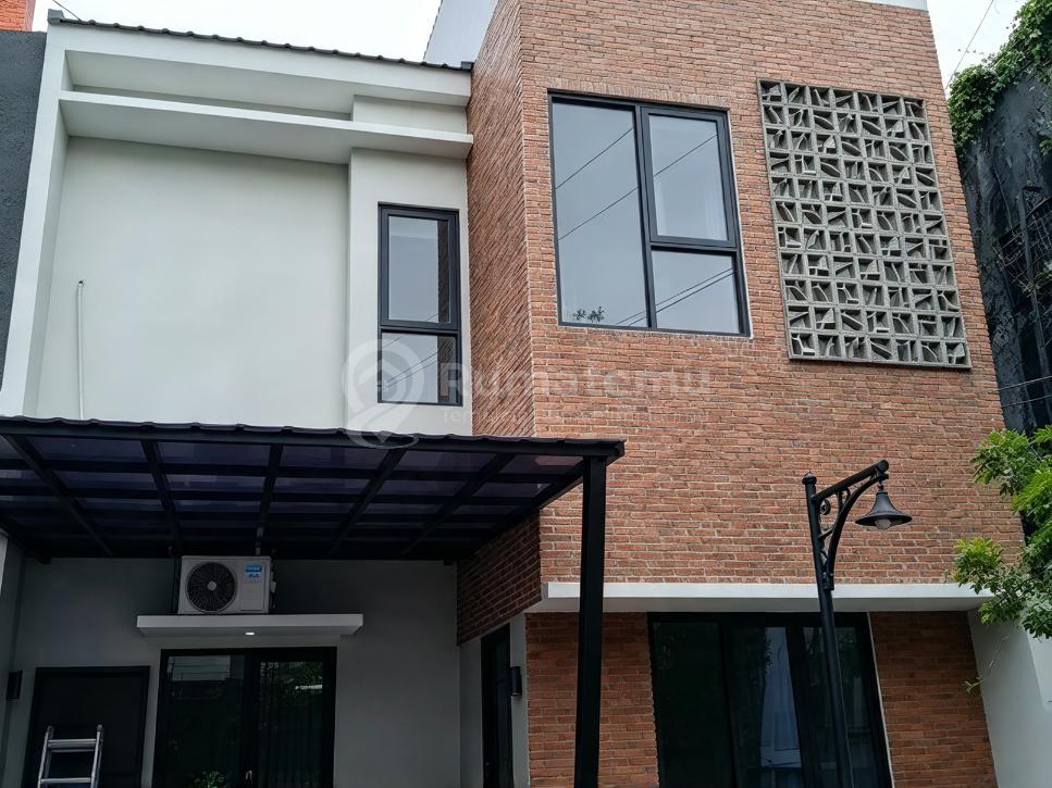 Dijual Rumah 2 lantai Bagus Di Bintaro Sektor 3 Tangerang Selatan