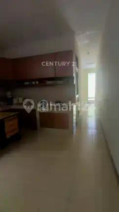 Jual Cepat! Rumah dan Kos Hanya 5 Menit ke Stasiun dan Gerbang To