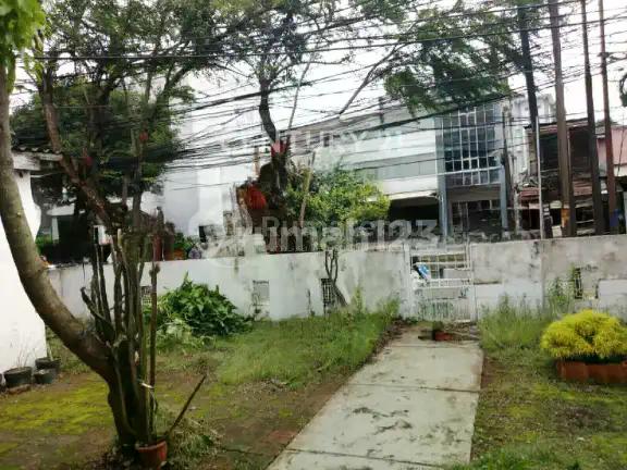 Rumah Tinggal Berlokasi Strategis di Lebak Bulus Cocok Utk Usaha